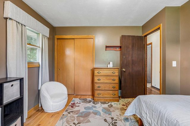 1118 Dogwood LANE, Waukesha, WI 53189