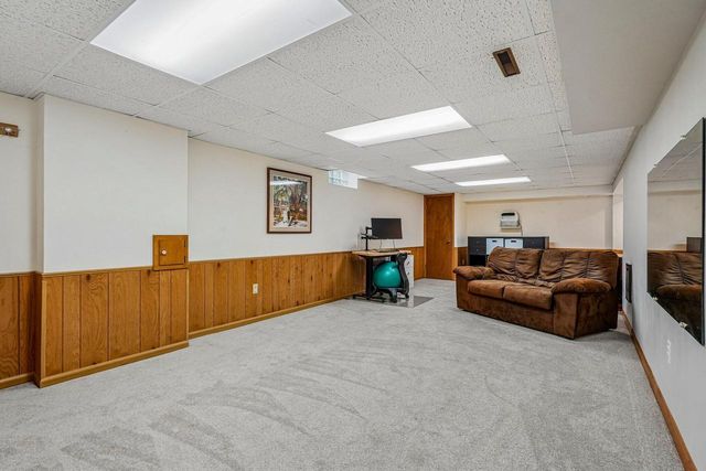 1118 Dogwood LANE, Waukesha, WI 53189