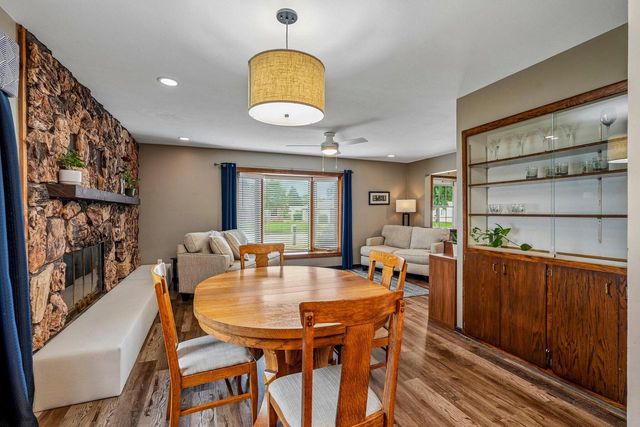1118 Dogwood LANE, Waukesha, WI 53189