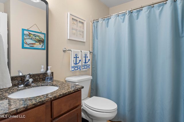 2421 Beachview Drive, H12, Ocean Springs, MS 39564