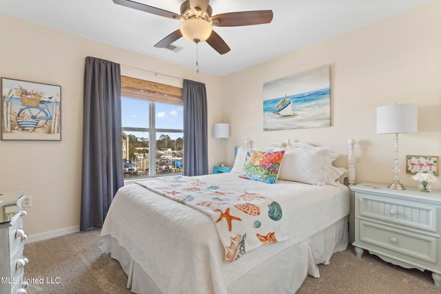 2421 Beachview Drive, H12, Ocean Springs, MS 39564