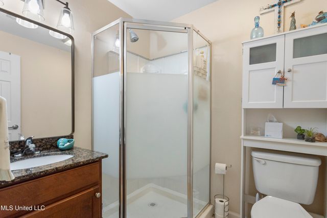 2421 Beachview Drive, H12, Ocean Springs, MS 39564