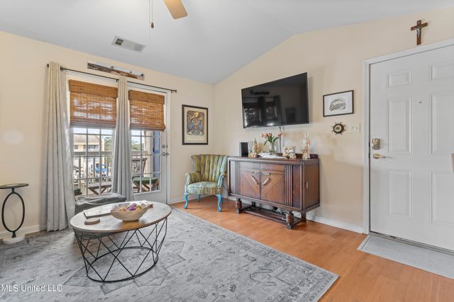 2421 Beachview Drive, H12, Ocean Springs, MS 39564