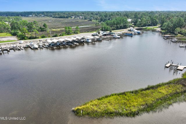 2421 Beachview Drive, H12, Ocean Springs, MS 39564