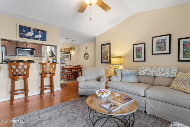 2421 Beachview Drive, H12, Ocean Springs, MS 39564