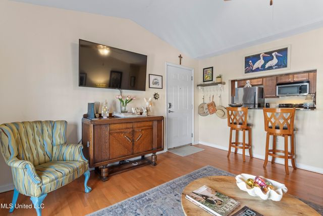 2421 Beachview Drive, H12, Ocean Springs, MS 39564