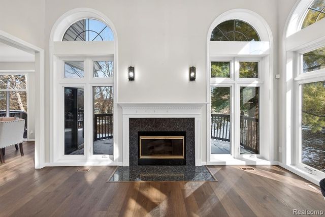 5874 Orchard Woods Drive, West Bloomfield, MI 48324