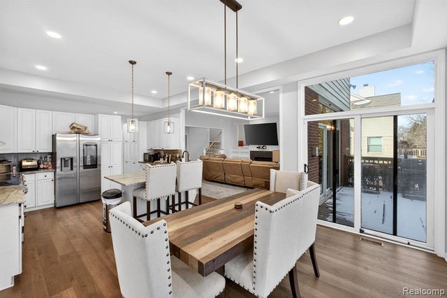 5874 Orchard Woods Drive, West Bloomfield, MI 48324