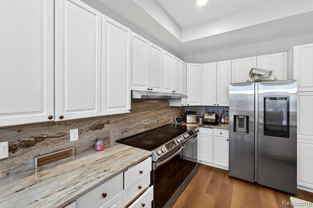 5874 Orchard Woods Drive, West Bloomfield, MI 48324