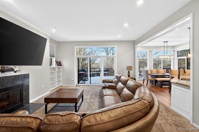 5874 Orchard Woods Drive, West Bloomfield, MI 48324