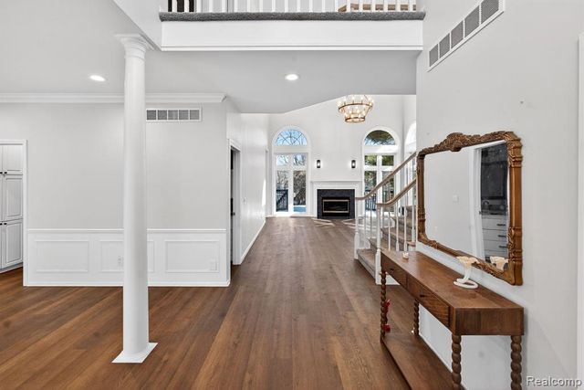 5874 Orchard Woods Drive, West Bloomfield, MI 48324