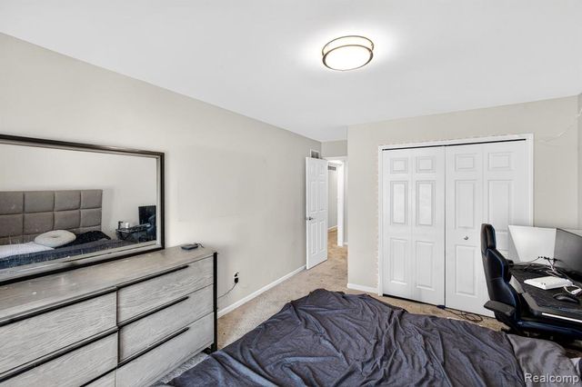 5874 Orchard Woods Drive, West Bloomfield, MI 48324