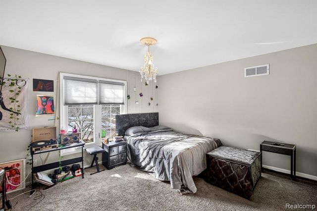 5874 Orchard Woods Drive, West Bloomfield, MI 48324