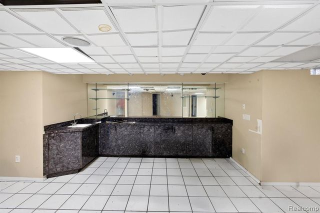 5874 Orchard Woods Drive, West Bloomfield, MI 48324