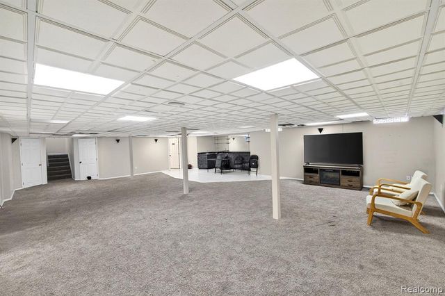 5874 Orchard Woods Drive, West Bloomfield, MI 48324