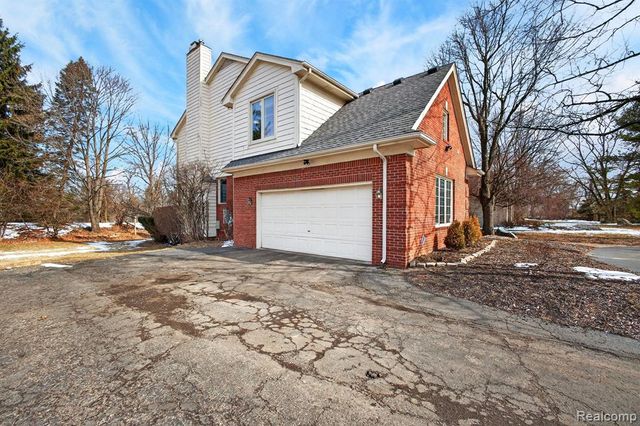 5874 Orchard Woods Drive, West Bloomfield, MI 48324