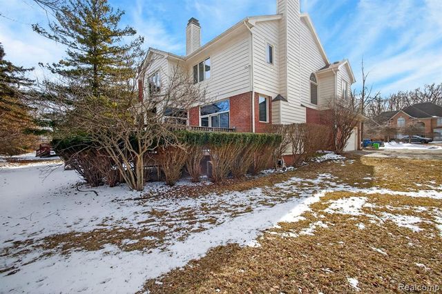 5874 Orchard Woods Drive, West Bloomfield, MI 48324