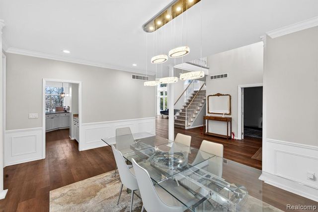 5874 Orchard Woods Drive, West Bloomfield, MI 48324