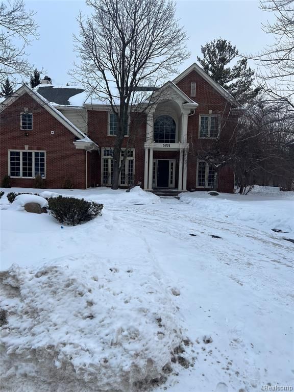 5874 Orchard Woods Drive, West Bloomfield, MI 48324