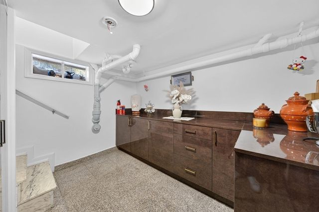 259 E Tickle Rd, Westport, MA 02790