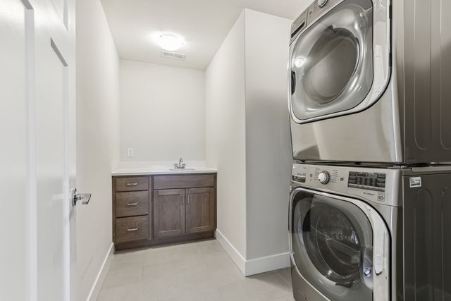 4812 Oakdale Drive, Champaign, IL 61822