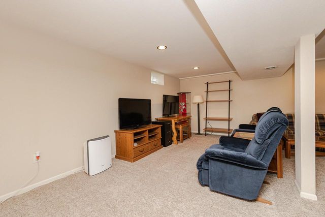 4123 95th STREET, Wauwatosa, WI 53222
