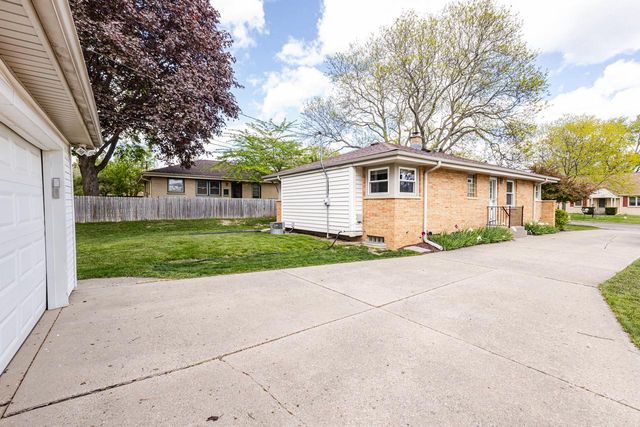 4123 95th STREET, Wauwatosa, WI 53222