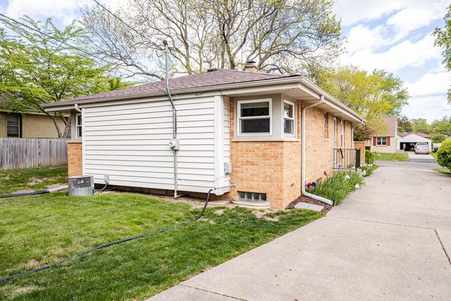 4123 95th STREET, Wauwatosa, WI 53222
