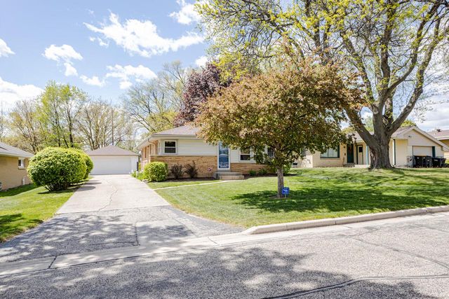 4123 95th STREET, Wauwatosa, WI 53222