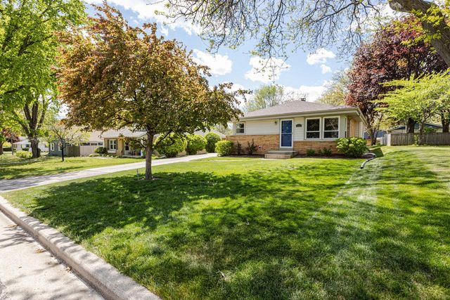 4123 95th STREET, Wauwatosa, WI 53222