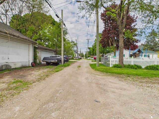 720 E 2nd Street, Monroe, MI 48161