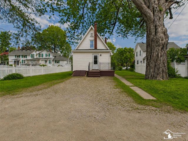 720 E 2nd Street, Monroe, MI 48161