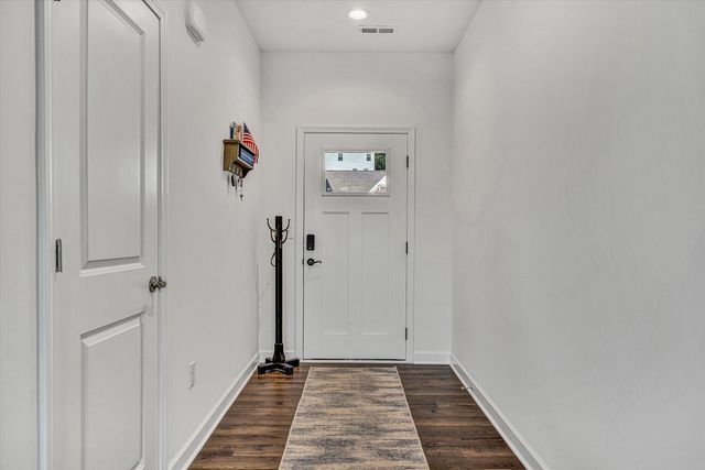 2145 Kings Walk DR, Roanoke, VA 24012