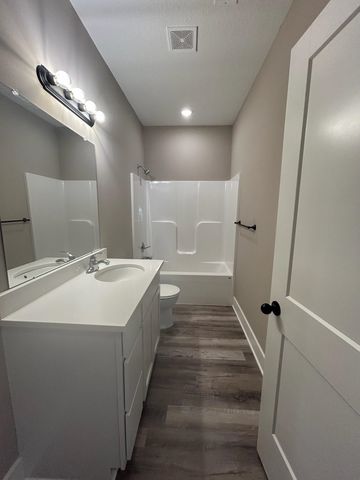 12056-12058 W 33rd St N, Wichita, KS 67205