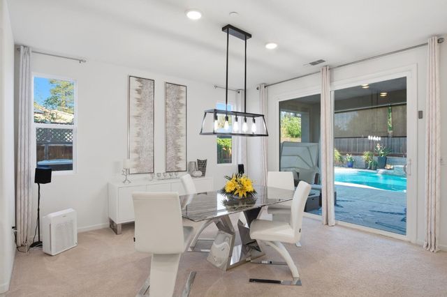 1582 Ivy Ln, Tracy, CA 95376