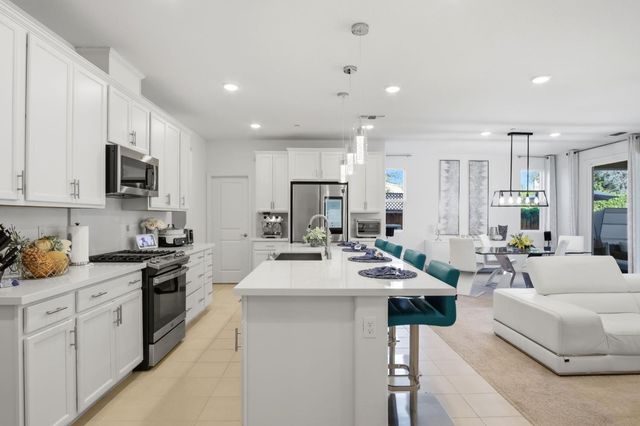 1582 Ivy Ln, Tracy, CA 95376