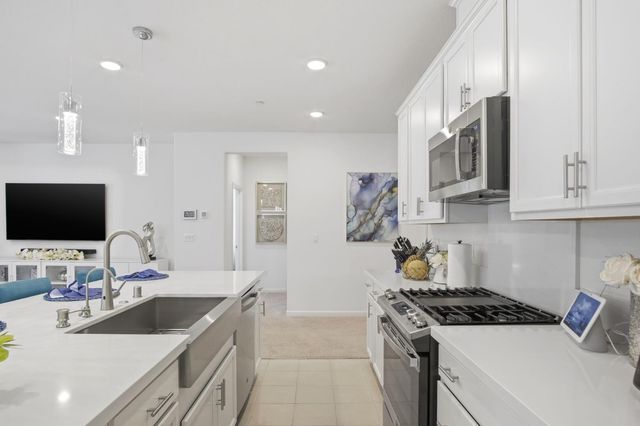 1582 Ivy Ln, Tracy, CA 95376