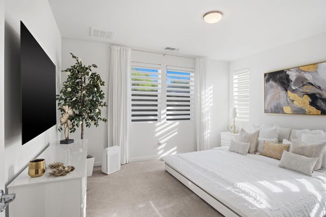 1582 Ivy Ln, Tracy, CA 95376