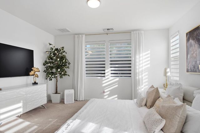 1582 Ivy Ln, Tracy, CA 95376