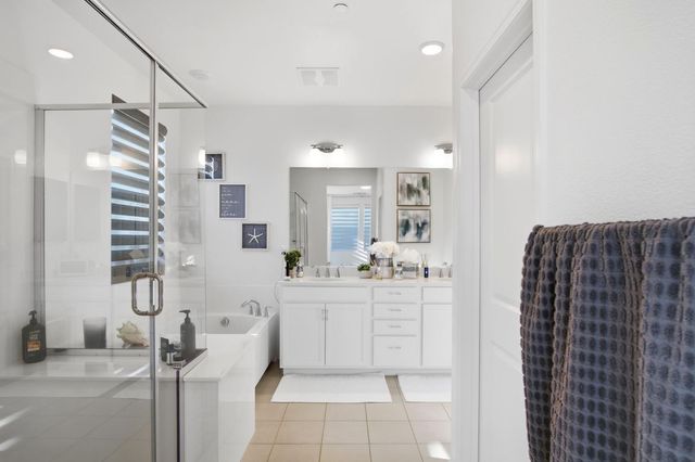 1582 Ivy Ln, Tracy, CA 95376