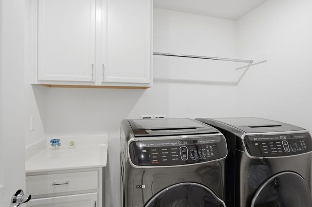 1582 Ivy Ln, Tracy, CA 95376