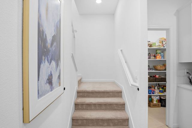 1582 Ivy Ln, Tracy, CA 95376