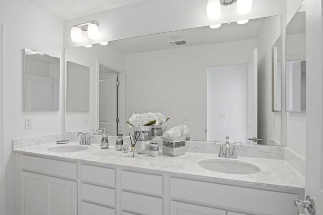 1582 Ivy Ln, Tracy, CA 95376