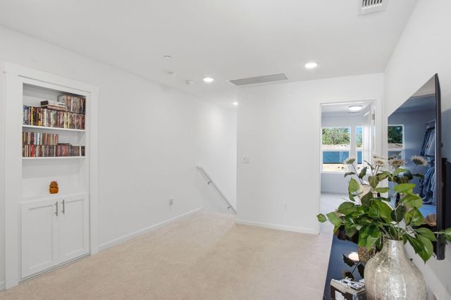 1582 Ivy Ln, Tracy, CA 95376