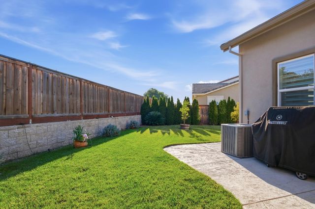 1582 Ivy Ln, Tracy, CA 95376