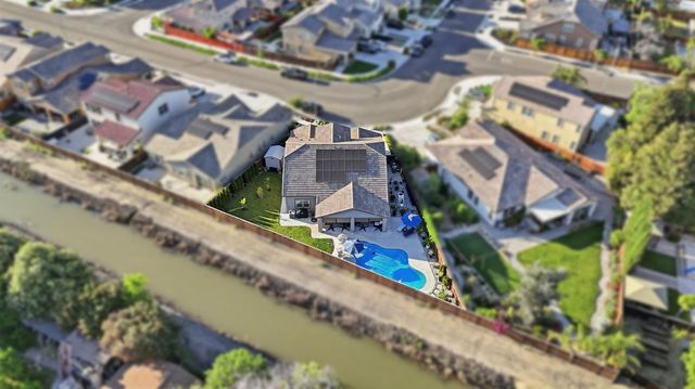 1582 Ivy Ln, Tracy, CA 95376