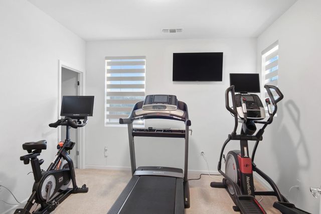 1582 Ivy Ln, Tracy, CA 95376