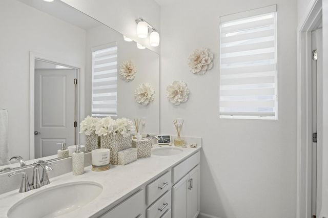 1582 Ivy Ln, Tracy, CA 95376