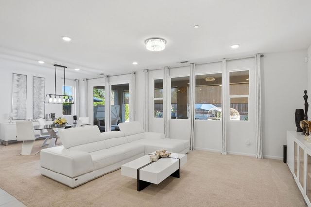 1582 Ivy Ln, Tracy, CA 95376