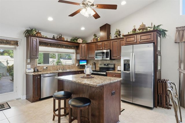 6643 3RD AVENUE N, St Petersburg, FL 33710